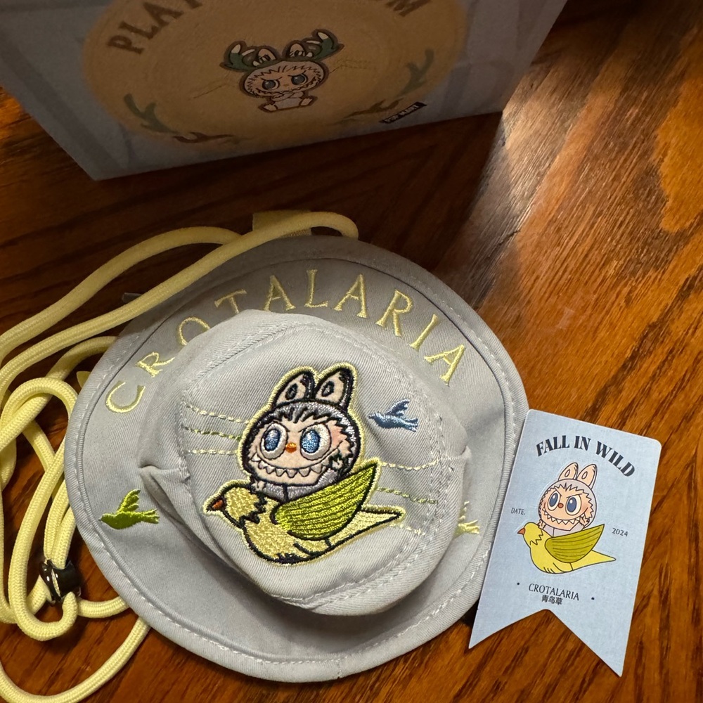 The Monsters Fall in Wild Bucket Hat Mini Bag